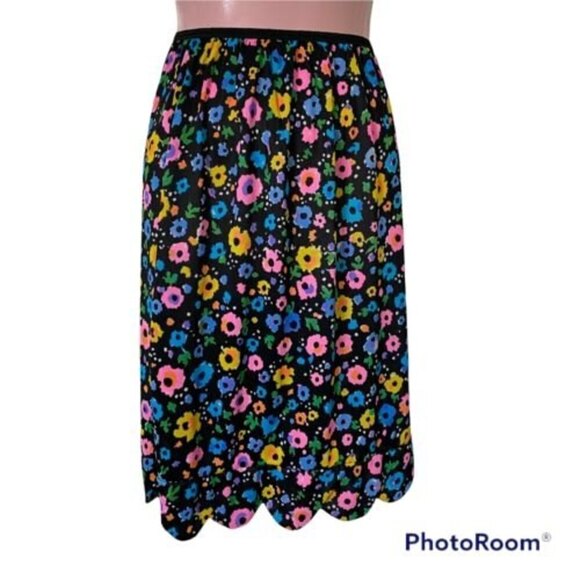 Vintage Baronet Womens Half Slip Small  Black Nylon Scalloped Hem Pillow Tab - Picture 1 of 5